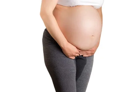 air ketuban pecah sebelum waktunya ditandai dengan cairan keluar dari vagina