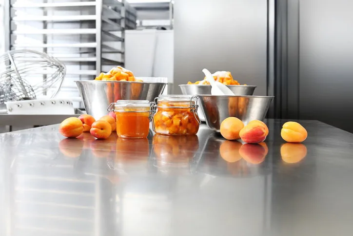 Bahan untuk Membuat Meja Dapur & Cara Membersihkannya