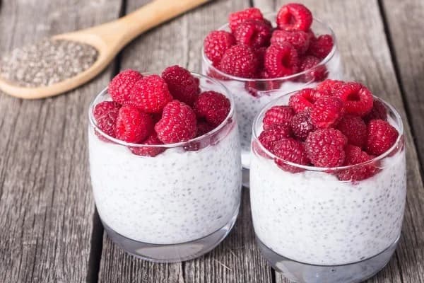 Manfaat Air Kelapa Muda untuk Ibu Hamil & Resep Olahannya