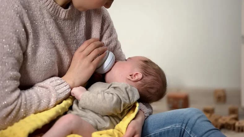 5 Tips Memilih Botol Susu Bayi