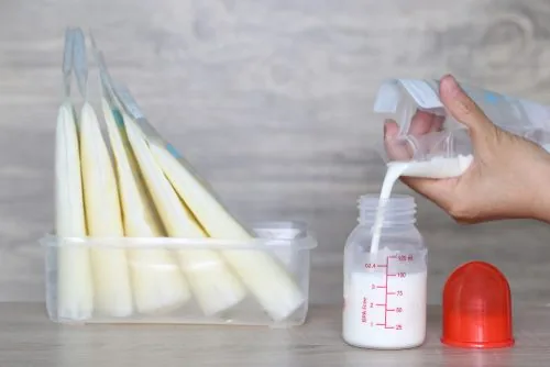 Cara Mencairkan ASI Beku dari Freezer yang Benar