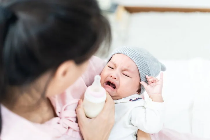 Cara Memilih Botol Anti Kolik untuk Mencegah Bayi Kembung