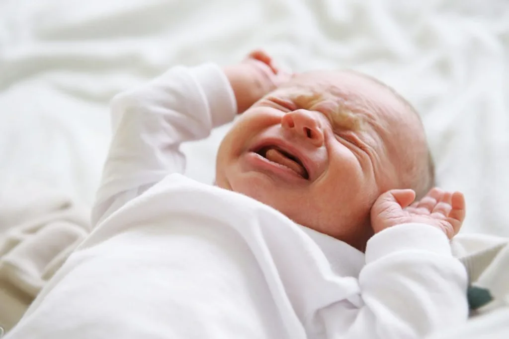 Kolik pada Bayi? Cepat Kenali Gejala, Penyebab, dan Cara Mengatasinya!