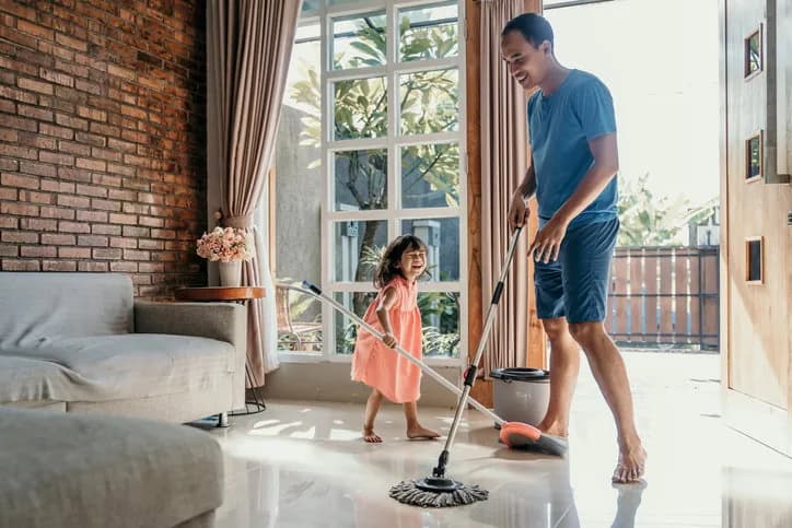 Tips Memilih Pembersih Lantai yang Aman untuk Bayi