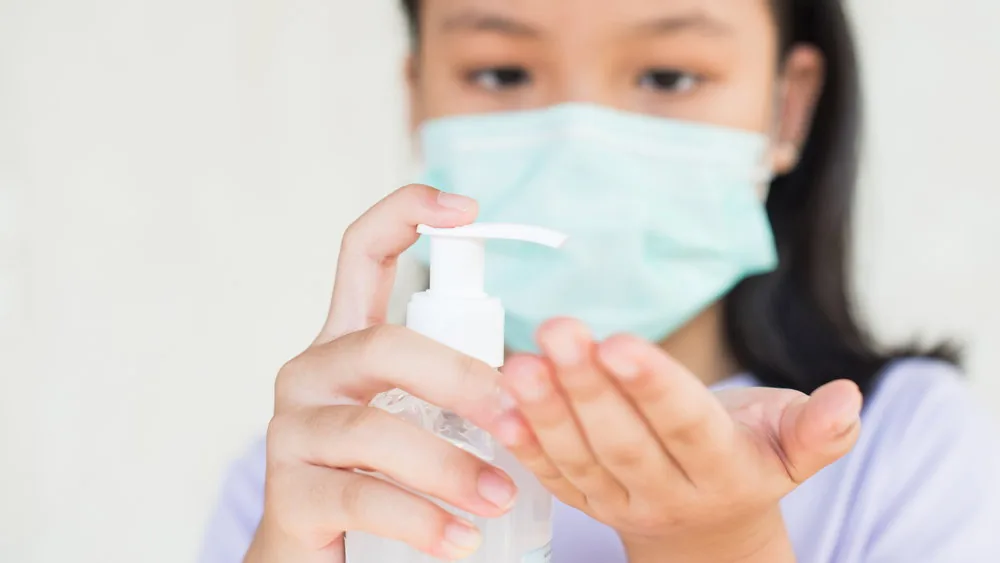 Hand Sanitizer untuk Anak Tak Boleh Mengandung 2 Bahan Ini