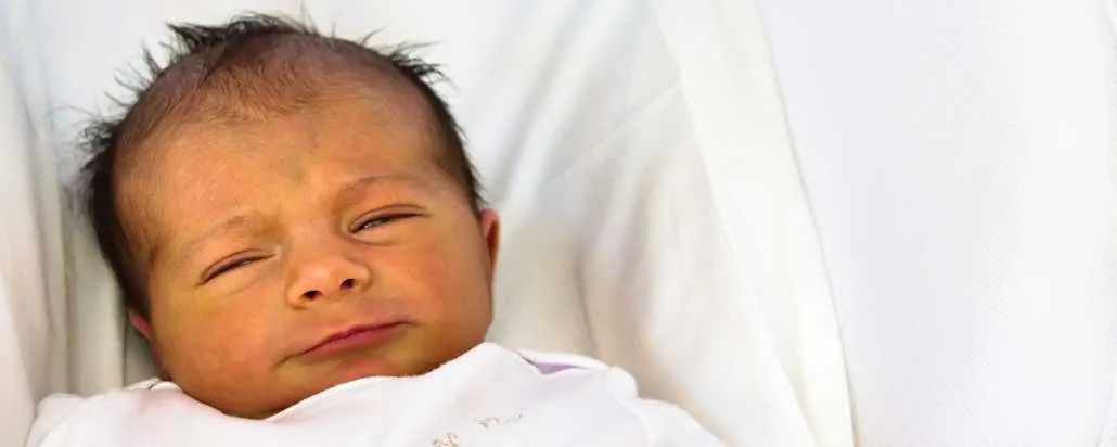 Ini Dia Penyebab Bayi Kuning dan Cara Mengatasinya
