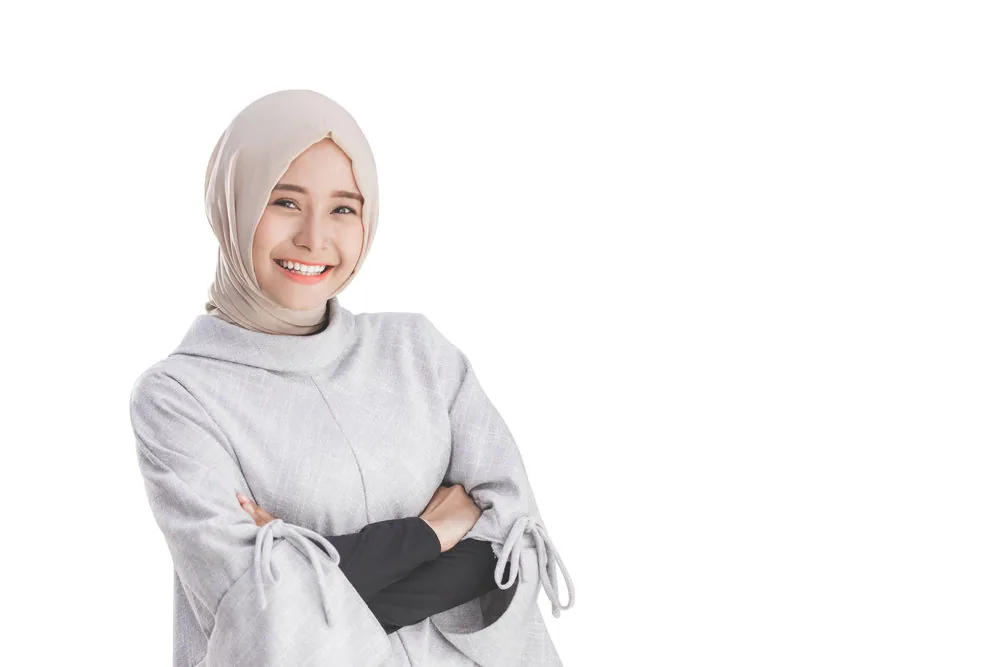 Penyebab Rambut Rontok pada Mama yang Berhijab