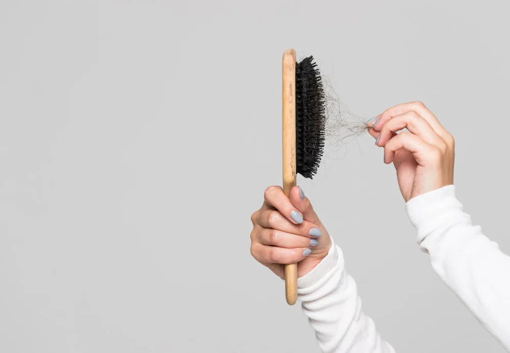 4. Tidak mengikat rambut terlalu kencang