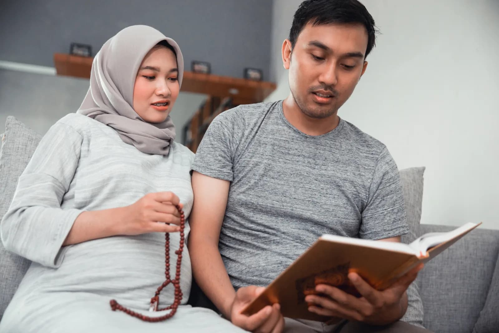 Pasangan muslim menanti kelahiran