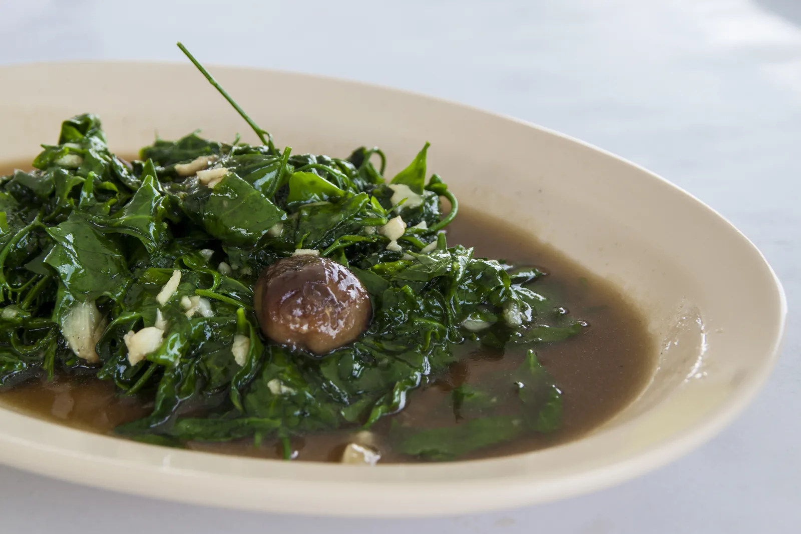 Sayur daun hijau berkuah