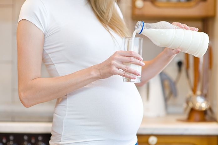 Ibu hamil wajib minum susu yang sudah dipasteurisasi.