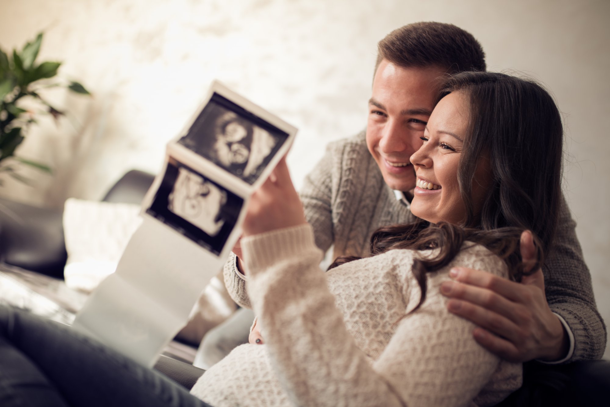 dukungan dari pasangan sangat menentukan kebahagiaan saat hamil