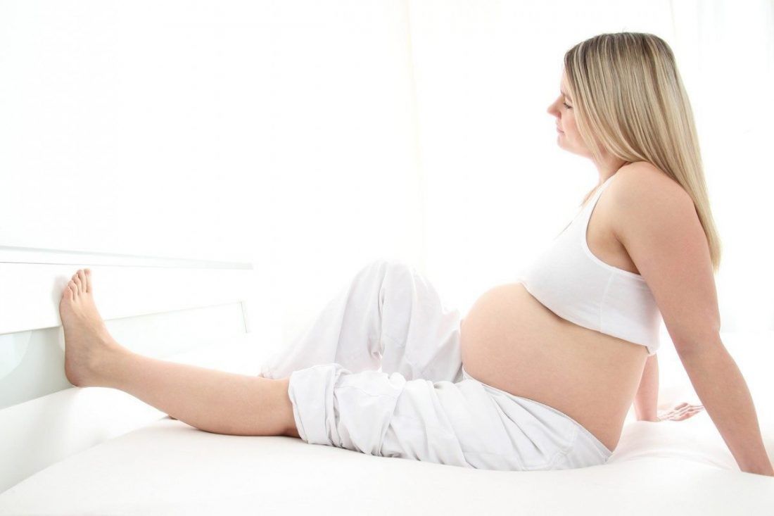 cara mengatasi kaki bengkak saat hamil