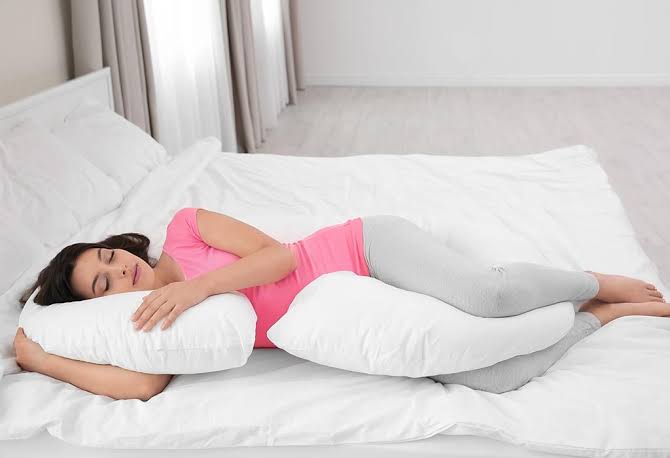 posisi tidur yang berbahaya untuk ibu hamil
