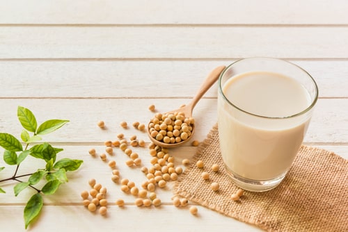 Mitos Minuman Susu Kedelai untuk Ibu Menyusui dengan Bayi Laki-Laki