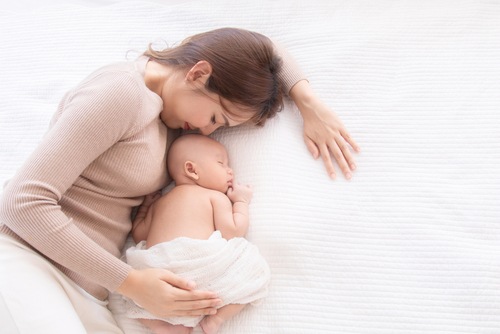 Penyebab &amp; Cara Atasi Bayi Malas Menyusu dengan Dream Feeding