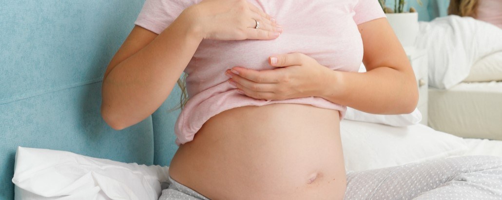 Pijat payudara ibu hamil untuk memperbanyak ASI