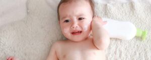 Bintik Putih Pada Wajah Bayi, Apa Penyebab & Cara Mengatasinya?